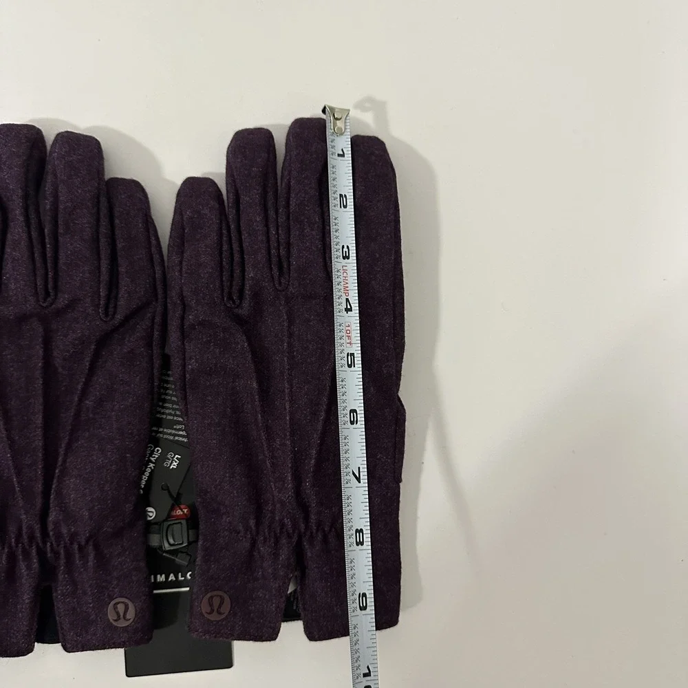 Women's Lululemon CITY KEEPER GLOVES - NWT Size -‎ L/XL Maroon Wool